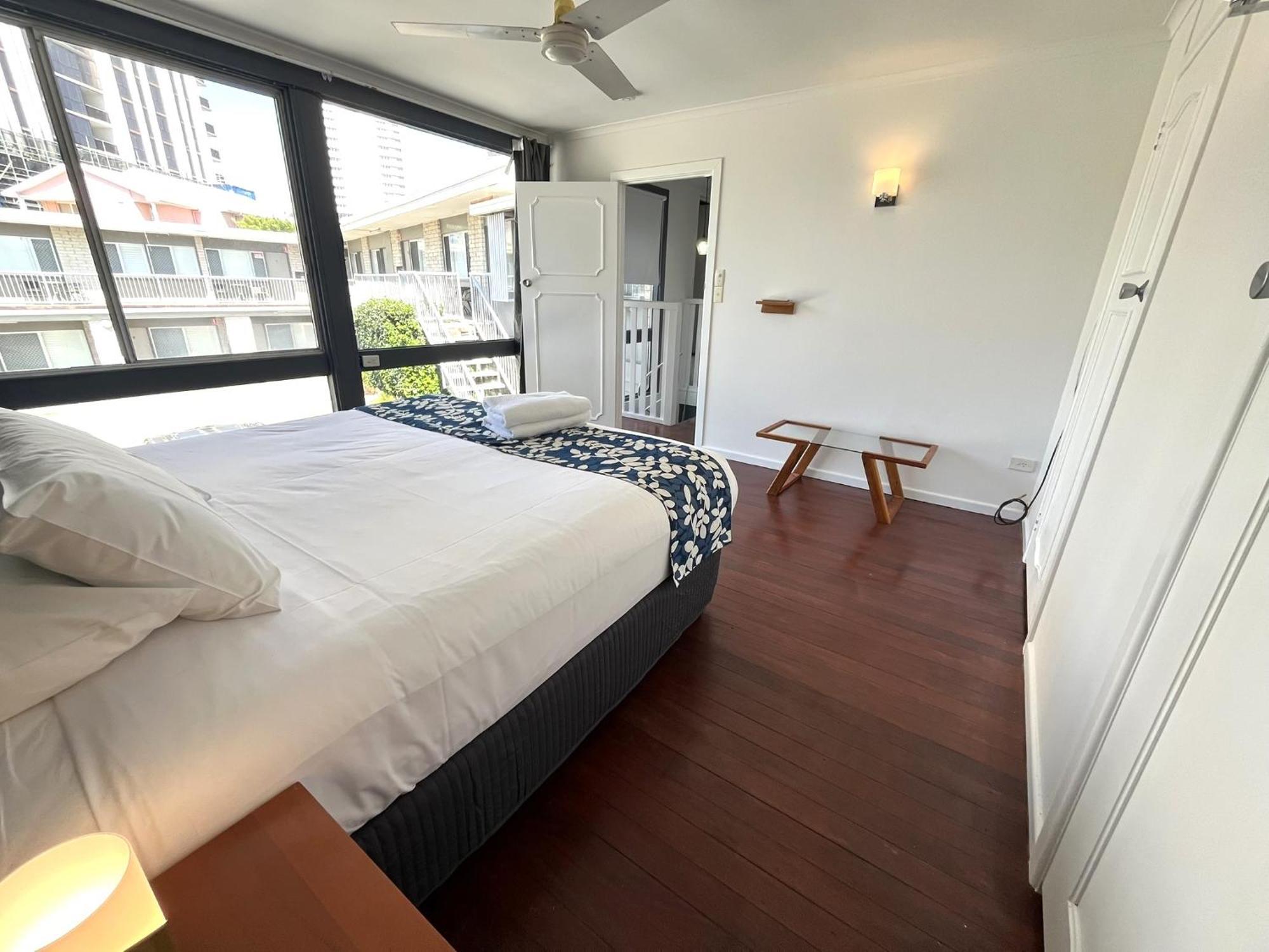 Tropicana Motel Gold Coast Buitenkant foto