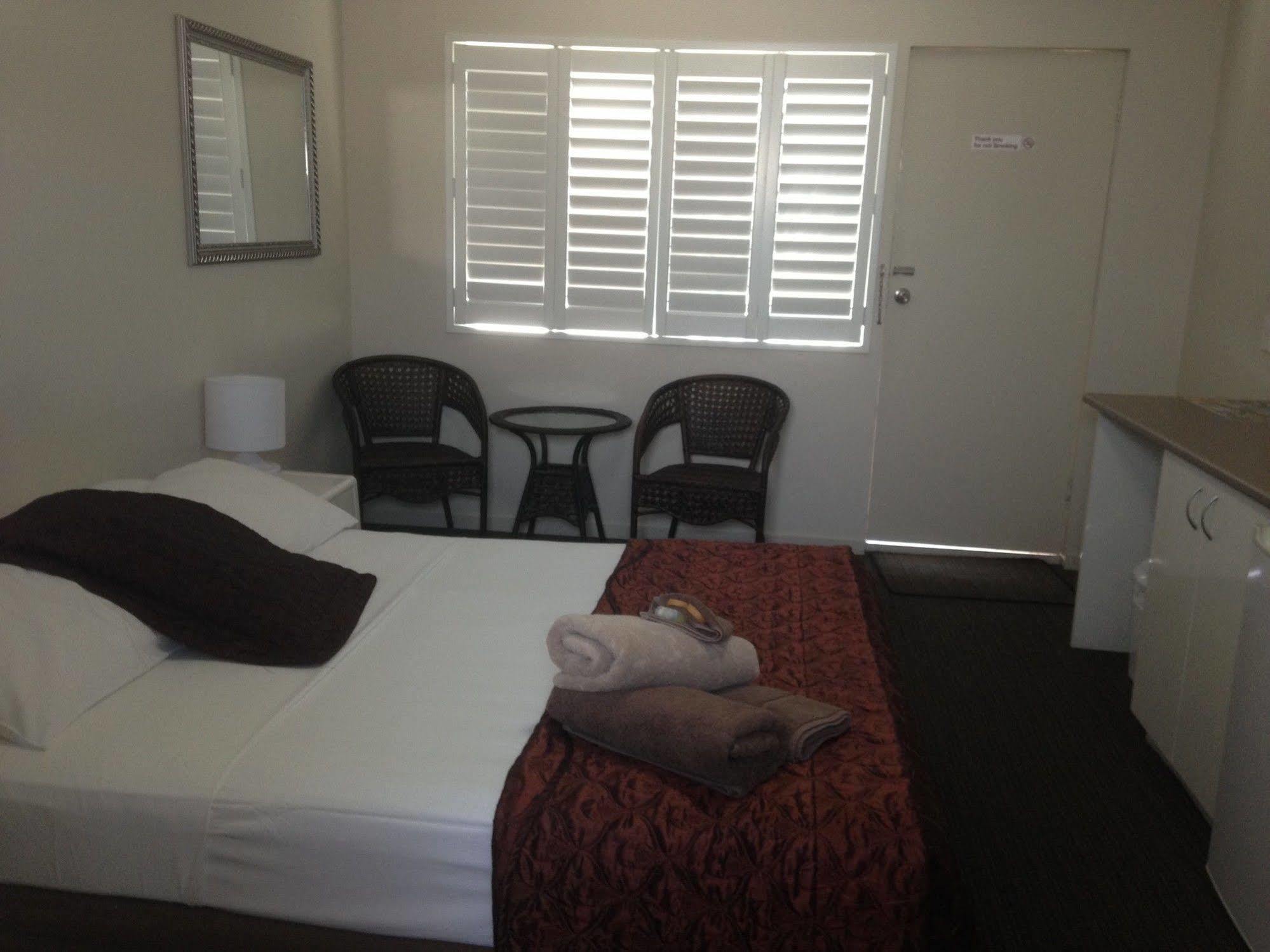Tropicana Motel Gold Coast Buitenkant foto